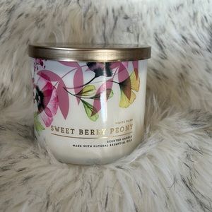 Bath and Body Works Sweet Berry Peony 3 wick candle